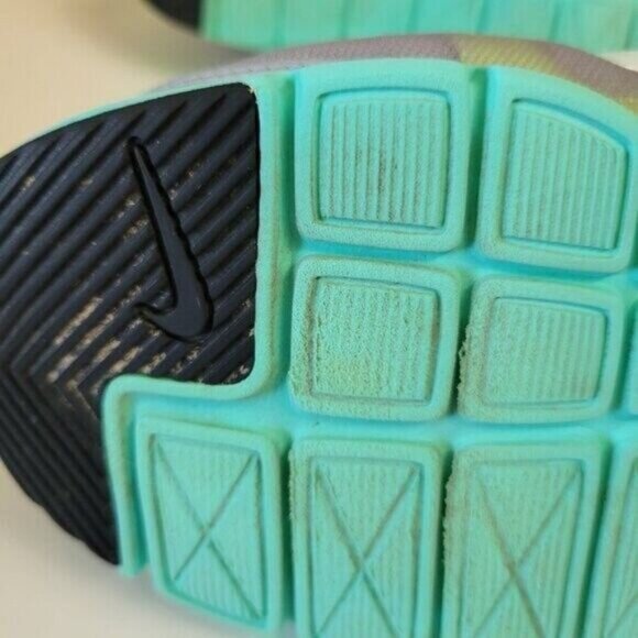 Nike Air Running Shoes 8 1/2 Women's Training Total Core gray green TR488111 EUC - Picture 11 of 15